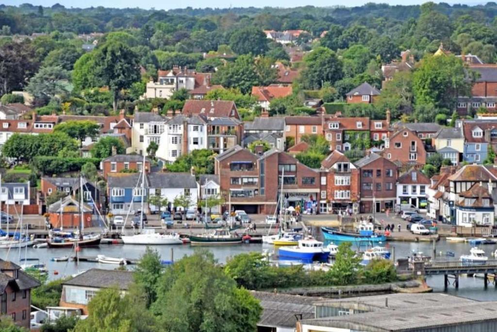 Stunning Luxury Apartment In Central Lymington Kültér fotó
